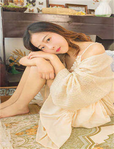 小莹的乳汁-他添我下边摸下面我
