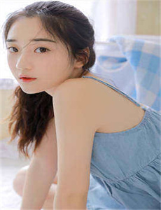 穿盔甲的少女