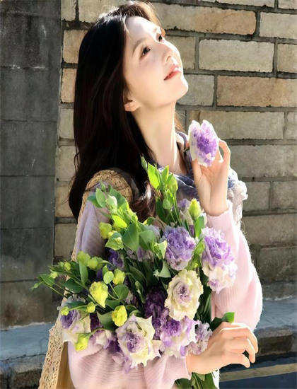 文化分析：《林海雪原智取威虎山》中的社会变迁与人文精神的体现 认识电影作为文化载体的功能